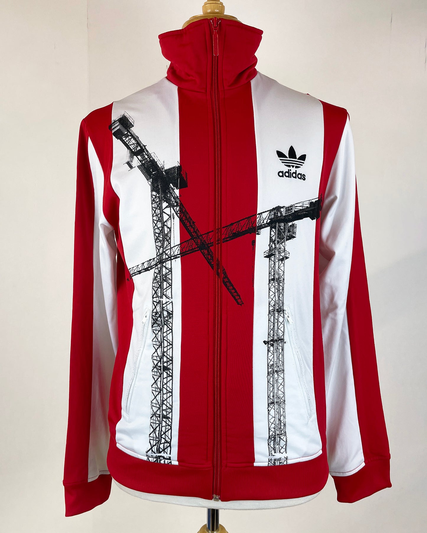 Red and White Medium